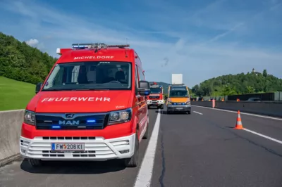 Schwerer Auffahrunfall auf A9 endet mit enormem Sachschaden und massiven Verkehrsbehinderungen DSC-1608.jpg