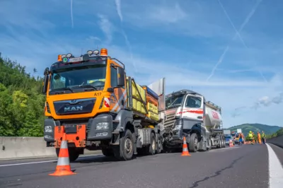 Schwerer Auffahrunfall auf A9 endet mit enormem Sachschaden und massiven Verkehrsbehinderungen DSC-1639.jpg