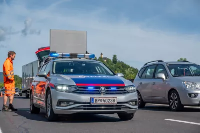 Schwerer Auffahrunfall auf A9 endet mit enormem Sachschaden und massiven Verkehrsbehinderungen DSC-1649.jpg