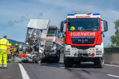 Schwerer Auffahrunfall auf A9 endet mit enormem Sachschaden und massiven Verkehrsbehinderungen DSC-1664.jpg