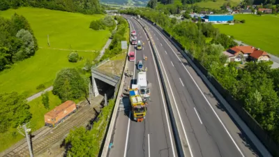 Schwerer Auffahrunfall auf A9 endet mit enormem Sachschaden und massiven Verkehrsbehinderungen dji-fly-20240529-091150-882-1716966730124-photo.jpg