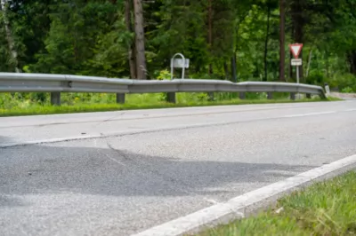 Verkehrsunfall in Steinfelden fordert eine verletzte Person DSC-1772.jpg