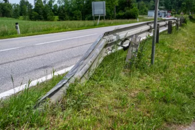 Verkehrsunfall in Steinfelden fordert eine verletzte Person DSC-1778.jpg