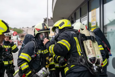 Langwieriger Kellerbrand in Mehrparteienhaus in Perg BRANDSTAETTER-20240531-115.jpg