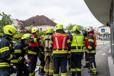 Langwieriger Kellerbrand in Mehrparteienhaus in Perg BRANDSTAETTER-20240531-119.jpg