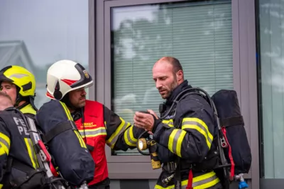 Langwieriger Kellerbrand in Mehrparteienhaus in Perg BRANDSTAETTER-20240531-168.jpg