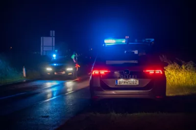 Nächtlicher Verkehrsunfall in Strienzing fordert eine verletzte Person DSC-1874.jpg