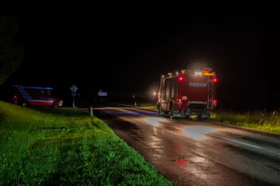 Nächtlicher Verkehrsunfall in Strienzing fordert eine verletzte Person DSC-1877.jpg