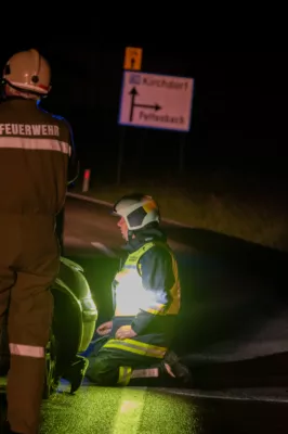 Nächtlicher Verkehrsunfall in Strienzing fordert eine verletzte Person DSC-1942.jpg