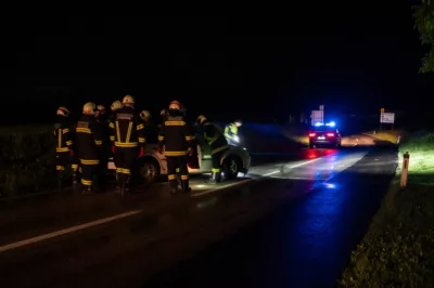 Nächtlicher Verkehrsunfall in Strienzing fordert eine verletzte Person DSC-1955.jpg