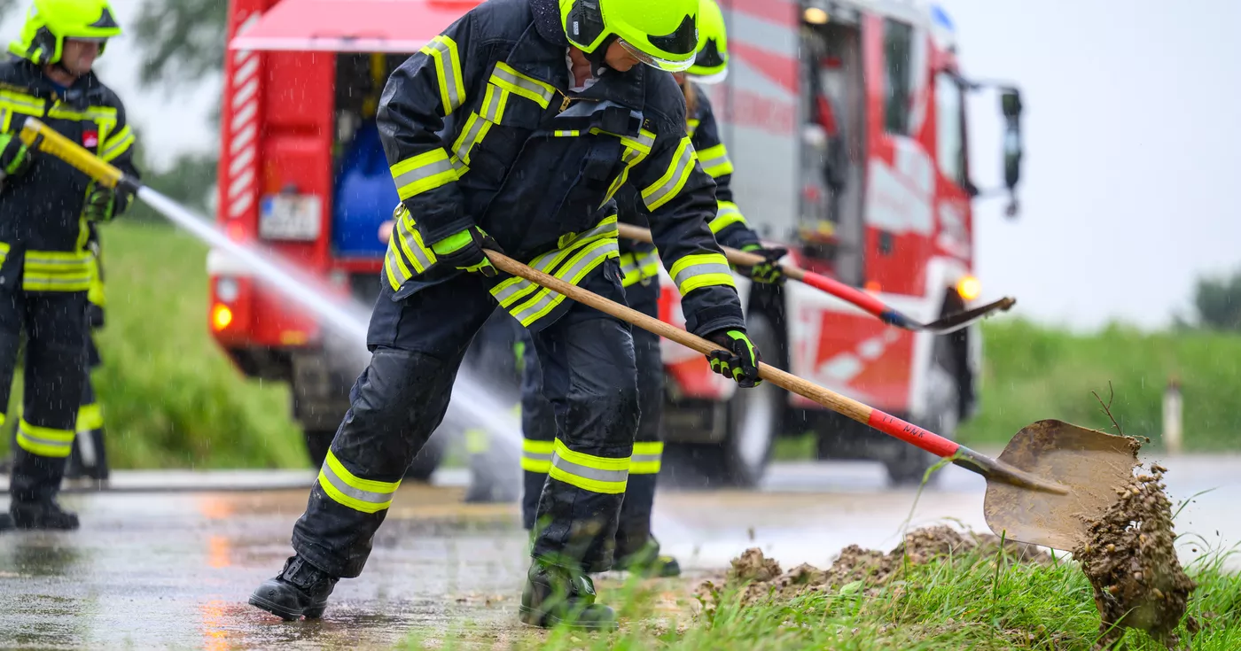 Starker Niederschlag und heftiger Regen - Feuerwehren im Dauereinsatz