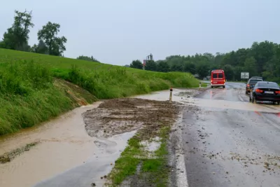 Starker Niederschlag und heftiger Regen - Feuerwehren im Dauereinsatz FOKE-2024060316282134-020.jpg