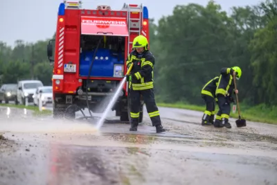 Starker Niederschlag und heftiger Regen - Feuerwehren im Dauereinsatz FOKE-2024060316462204-074.jpg