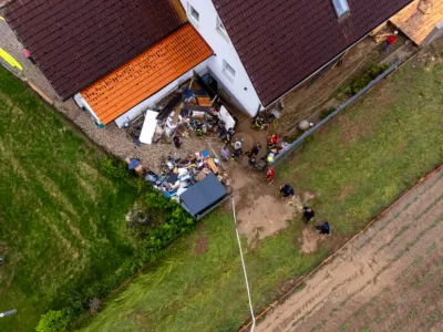 Vier Häuser nach Feldrutsch schwer beschädigt DJI-0490.jpg