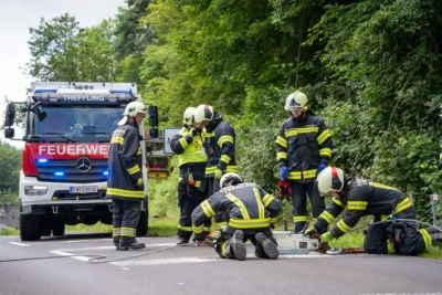 Bergung eines LKW in Engerwitzdorf PANC-202406040000104503-020.jpg