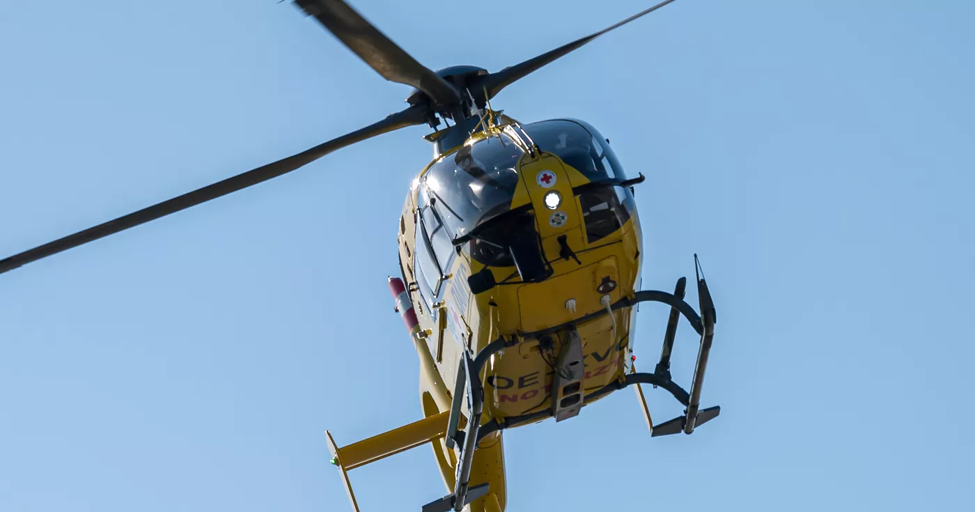 Titelbild: Motorradlenker bei Sturz schwer verletzt