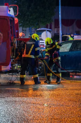 Schwerer Verkehrsunfall in Gmunden fordert fünf Verletzte - Zwei Personen eingeklemmt DSC-2103.jpg