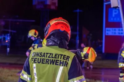 Schwerer Verkehrsunfall in Gmunden fordert fünf Verletzte - Zwei Personen eingeklemmt DSC-2154.jpg