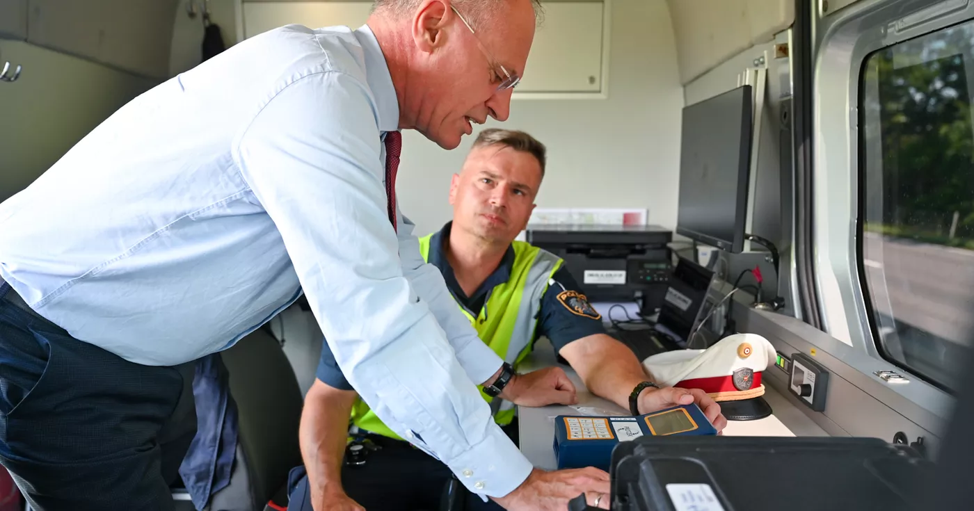 Titelbild: Innenminister bei Schwerpunktkontrolle gegen Drogenlenker in OÖ