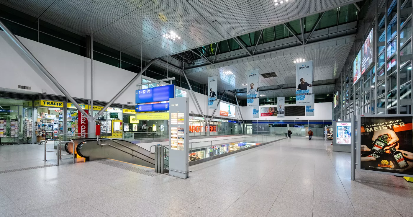 Titelbild: Ungarischer Staatsangehöriger am Linzer Hauptbahnhof festgenommen: Drogenfund und Strafantritt