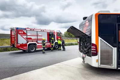 Technischer Defekt sorgt für Rauchentwicklung bei Linienbus IMG-3078.jpg