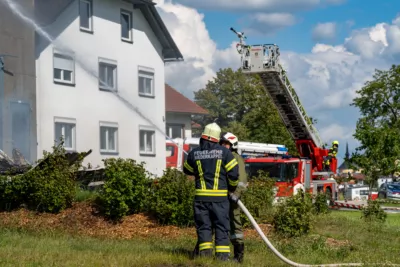 Brand auf landwirtschaftlichem Anwesen in Niederkappel A7404986-2400.jpg