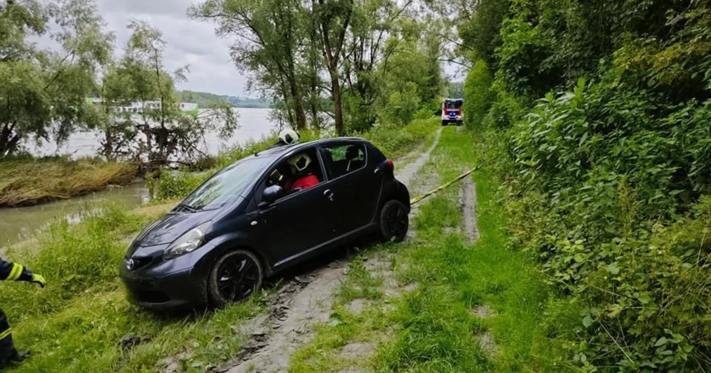 Titelbild: Fahrzeugbergung im Ortsteil Kronau