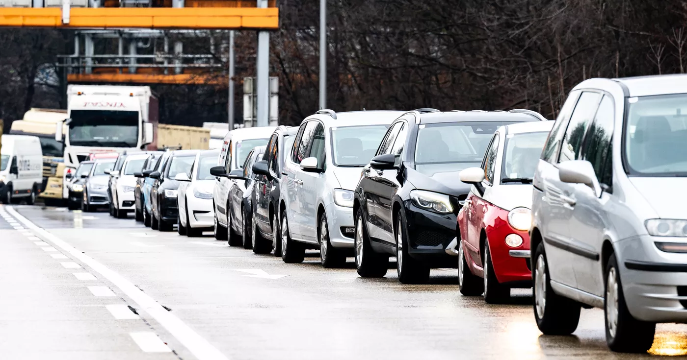 Titelbild: Unfall verursachte Totalsperre der A1