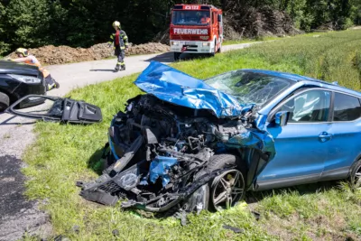 Drei Verletzte nach Verkehrsunfall in Hofkirchen an der Trattnach BAYER-AB-020.jpg