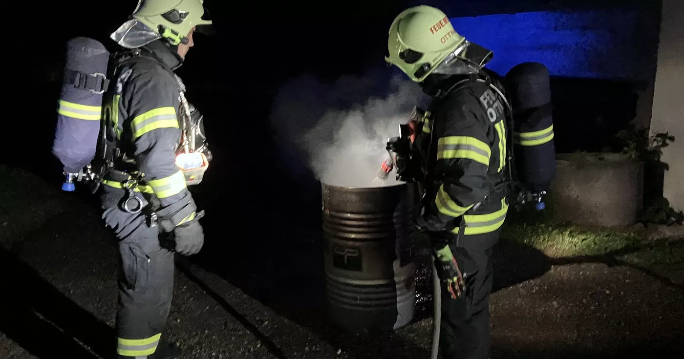 Titelbild: Brand Gebäude - unklare Lage