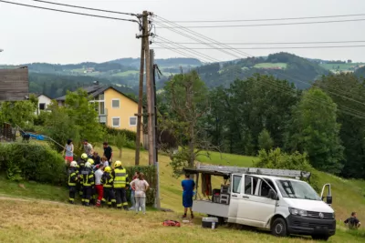 Höhenrettung in Gramastetten: Techniker durch Stromschlag verletzt A7405056-2400.jpg