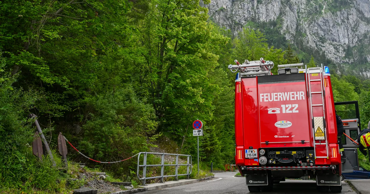 Titelbild: Gasaustritt in Gmunden fordert Einsatz von fünf Feuerwehren