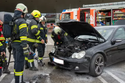 Brennender Motorraum durch Fahrer gelöscht DSC08224.jpg