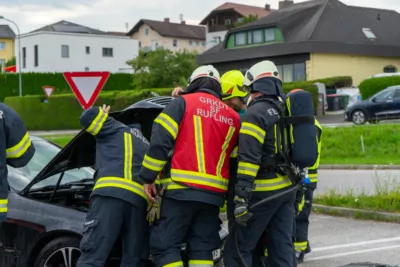 Brennender Motorraum durch Fahrer gelöscht DSC08277.jpg