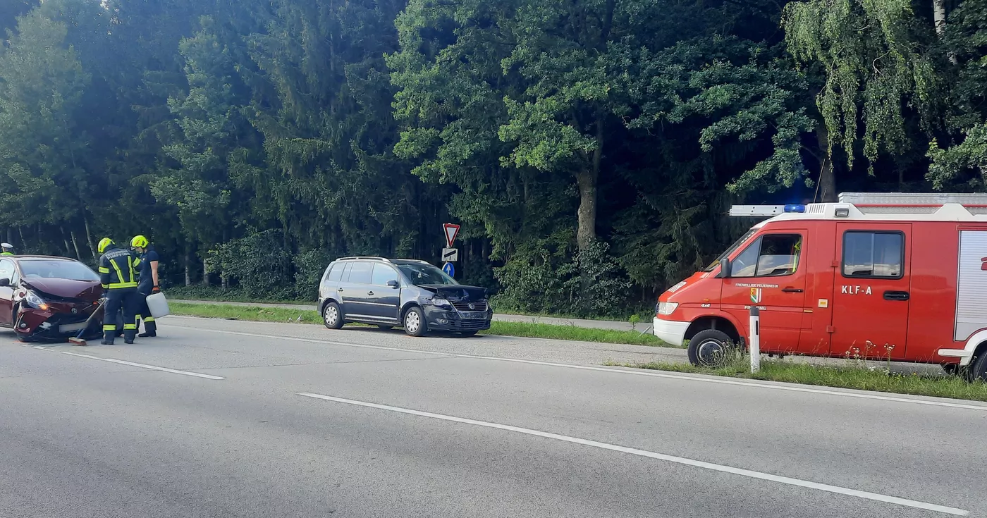 Titelbild: Verkehrsunfall auf B137