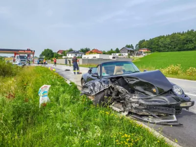 Sportwagen bei Kreuzungscrash zerstört - eine Person verletzt 43439a45-b03c-4459-9552-dd86c7ae4c96.jpg