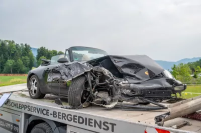 Sportwagen bei Kreuzungscrash zerstört - eine Person verletzt DSC-3567.jpg