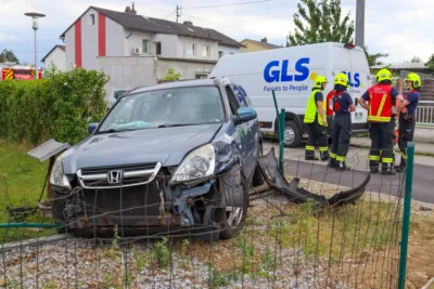 Unfall zwischen PKW und Paketzustellerfahrzeug JURANEK-2024070216495027-005.jpg