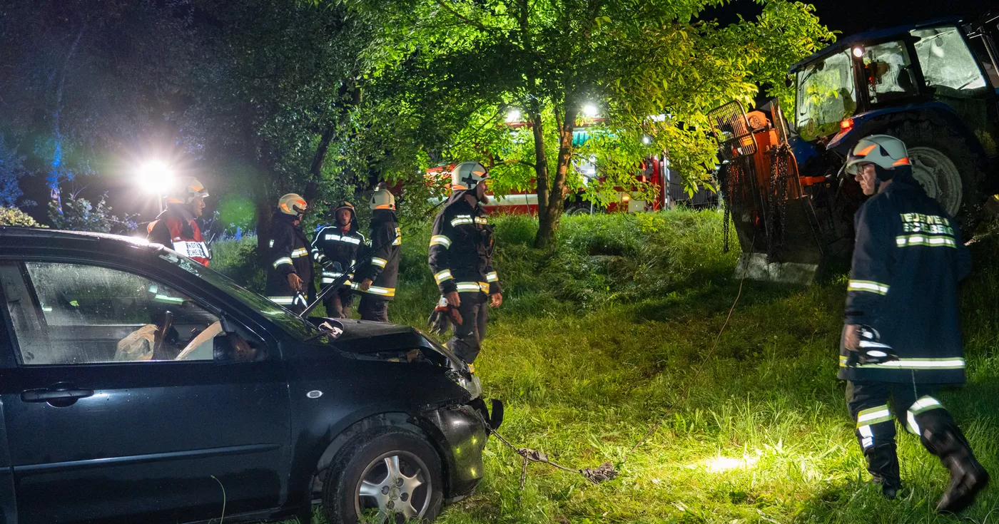 Titelbild: Fahrzeugbergung nach Unfall: Fahrer unverletzt