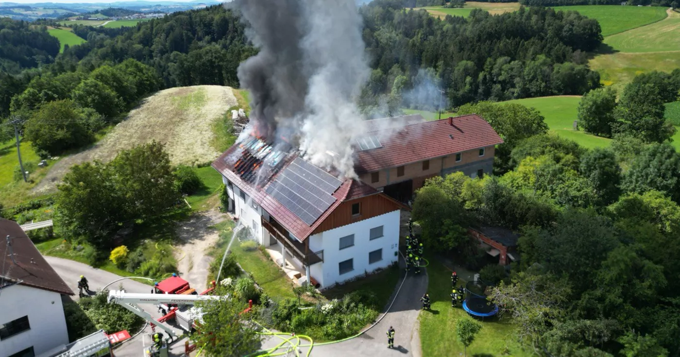 Titelbild: Brand in landwirtschaftlichem Objekt in St. Martin im Mühlkreis
