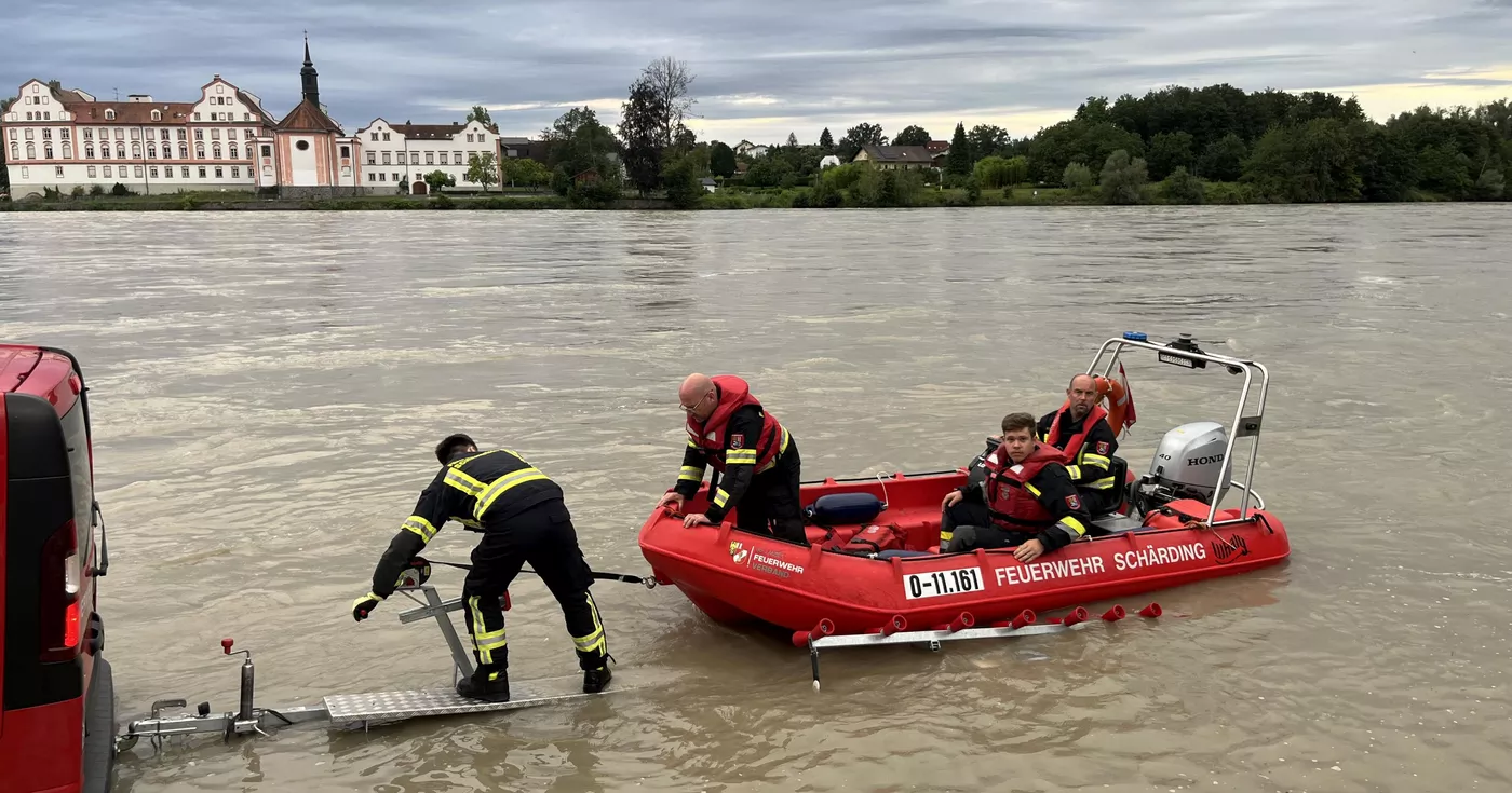 Titelbild: Personenrettung aus Inn