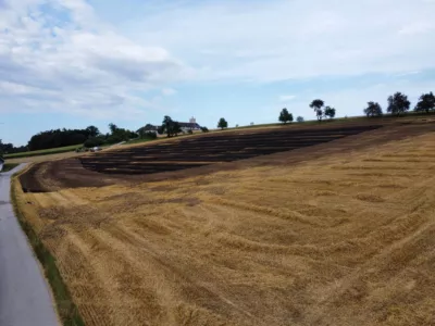 Brand auf einem Feld photo-2024-07-16-18-55-45.jpg