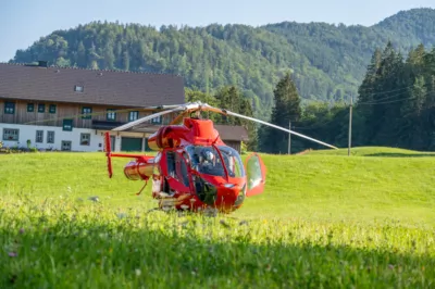 Schwerer Motorradunfall fordert zwei Verletzte - Feuerwehr, Notarzthubschrauber und Polizei im Einsatz DSC-6202.jpg