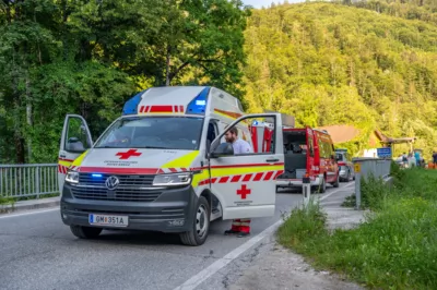 Schwerer Motorradunfall fordert zwei Verletzte - Feuerwehr, Notarzthubschrauber und Polizei im Einsatz DSC-6229.jpg