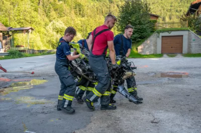 Schwerer Motorradunfall fordert zwei Verletzte - Feuerwehr, Notarzthubschrauber und Polizei im Einsatz DSC-6264.jpg