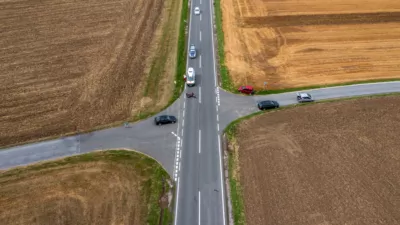 Auffahrunfall zwischen PKW und Roller in Pettenbach - Polizei und Rotes Kreuz im Einsatz DJI-0843.jpg