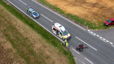 Auffahrunfall zwischen PKW und Roller in Pettenbach - Polizei und Rotes Kreuz im Einsatz DJI-0846.jpg