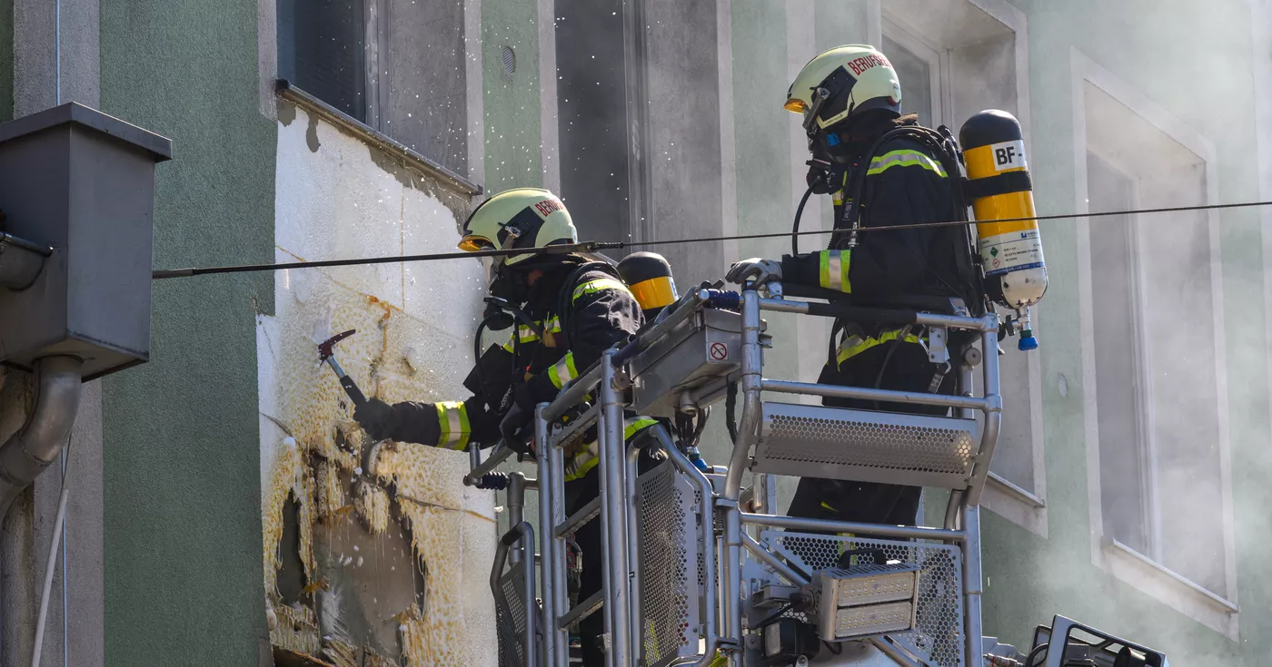 Titelbild: Brand in einem Geschäftsgebäude in Linz-Ebelsberg