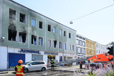 Brand in einem Geschäftsgebäude in Linz-Ebelsberg TEAM-2024072610435045-014.jpg