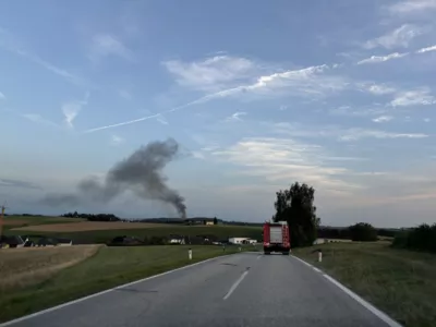 Brand auf Industriegelände in Gerling 2024-07-31-20-16-06.jpg